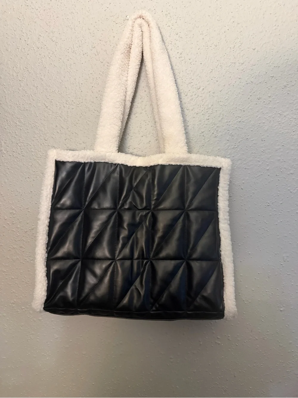 Black Quilted Tote with Cream Sherpa Trim